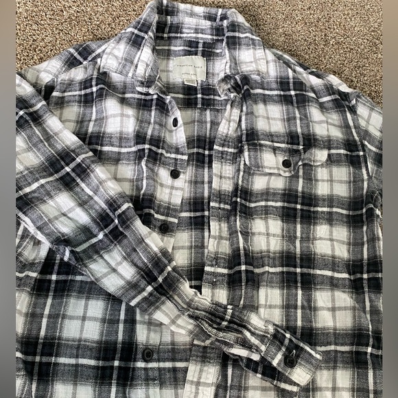 American Eagle Super Soft flannel - Picture 2 of 2